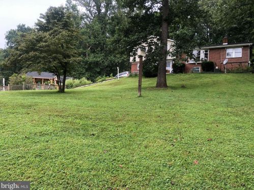 2890 Spg Lk Dr, Davidsonville MD 21035-1230 exterior