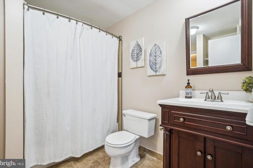 8675 Hickory Ridge Ct, Springfield VA  22153-3703 exterior