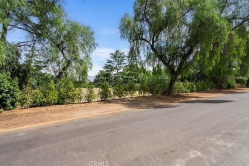 1921 Arroyo Dr, Riverside CA  92506-1610 exterior