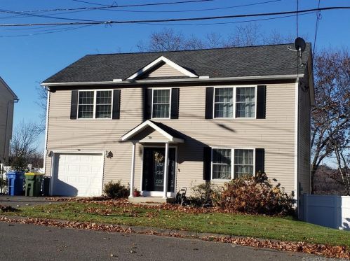 125 Kara Dr, Waterbury, CT 06704-1573