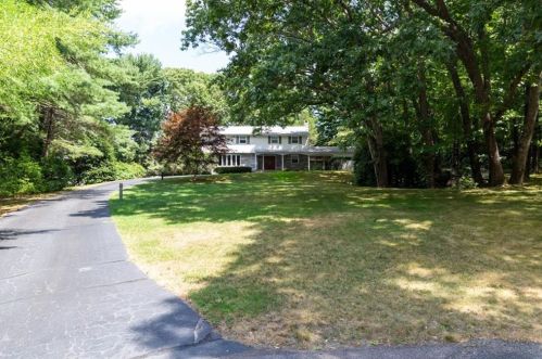 195 Governors Dr, Warwick RI  02818-4049 exterior