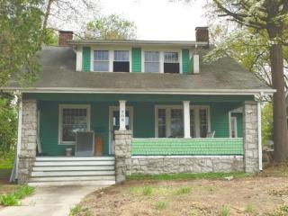 708 Cypress St, Greensboro, NC 27405-6912
