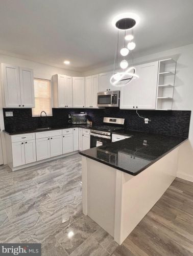 4812 10th St, Philadelphia PA 19141-3930 exterior