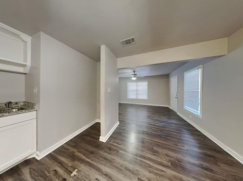 2712 Townsend Dr, Fort Worth TX  76110-2937 exterior