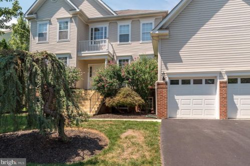 912 Santmyer Dr, Leesburg, VA 20175-8911
