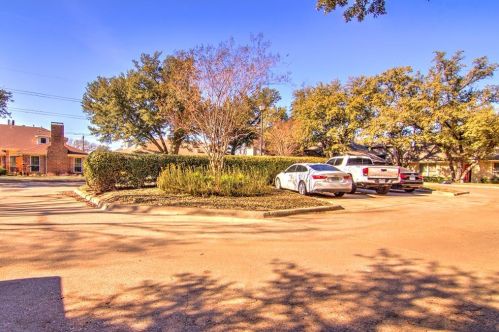 14820 Sopras Cir, Addison TX  75001-4411 exterior