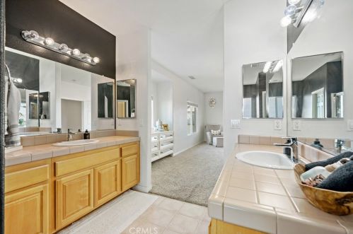 14289 Meadowlands Dr, Riverside CA  92503-9740 exterior