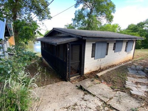 376 River Dr, Jackson, GA 30233-3205