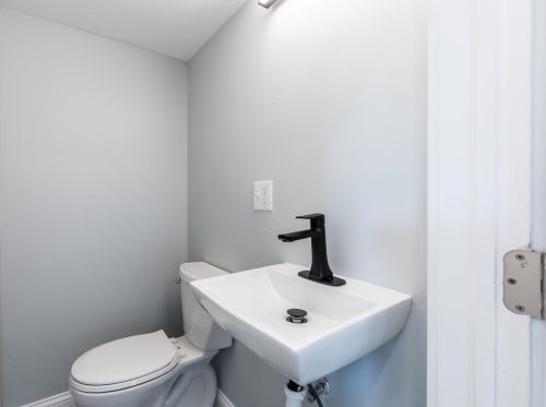 3722 Drake Ave, Cincinnati OH  45209-2124 exterior