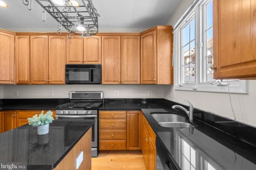 8509 2 Ave, Silver Spring MD 20910-2149 exterior