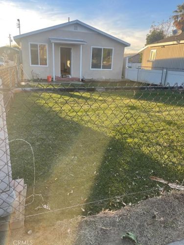 561 Prospect Ave, Riverside CA  92507-1720 exterior