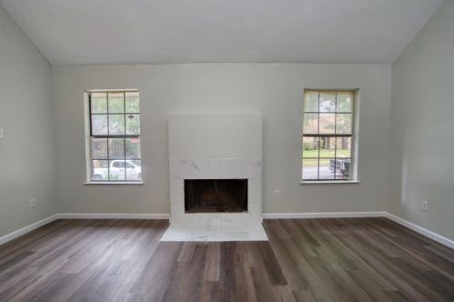 1824 Abshire Ln, Dallas TX  75228-4965 exterior