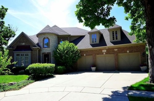 659 Oak Ln, South Elgin, IL 60177-2201