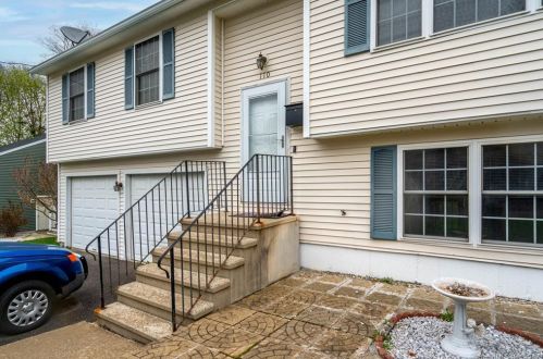 110 Beverly Ave, Waterbury, CT 06704-2318