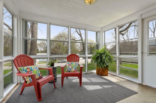 1372 Hazel St, Saint Paul MN  55119-4507 exterior