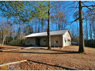 300 Beaver Lake Dr, Clarkesville, GA 30523-3318