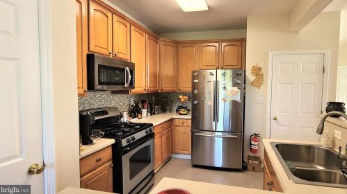 27 Scarlet Oak Dr, Princeton NJ  08540-4610 exterior