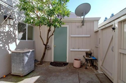 1323 Detroit Ave, Concord CA  94520-5980 exterior