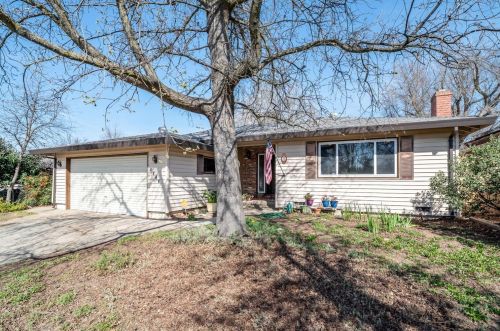 9073 Pershing Ave, Citrus Heights, CA 95662-4738