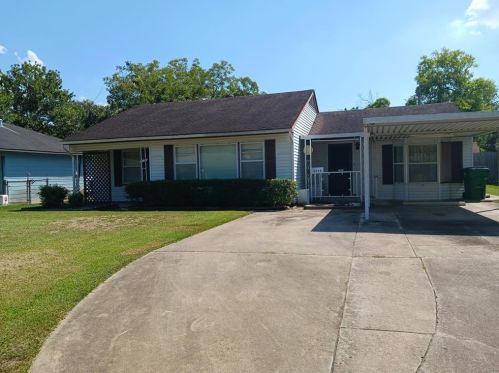 1220 San Felipe St, Angleton TX 77515-5405 exterior