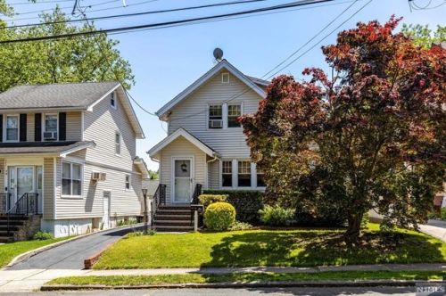 80 Sherwood Ave, Teaneck, NJ 07666-3921