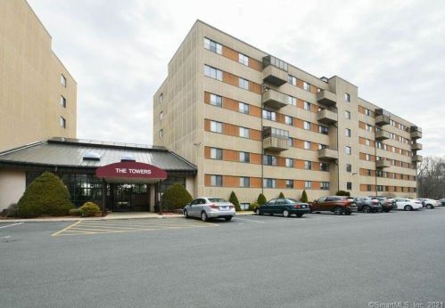 65 Putter Dr, Wallingford, CT 06492-5047