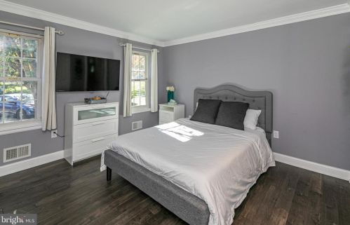 2 Heritage Ct, Trenton NJ 08628-3603 exterior