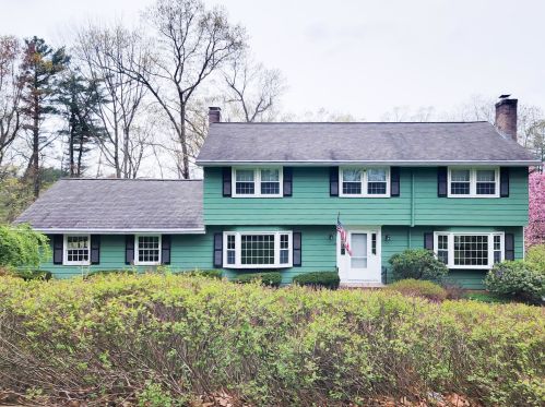 7 Thoreau Dr, Nashua, NH 03062-2452