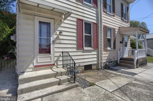 153 D St, Carlisle, PA 17013-1403
