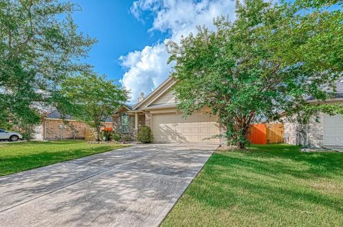 8206 Dusty Canyon Ln, Richmond TX  77407-5760 exterior