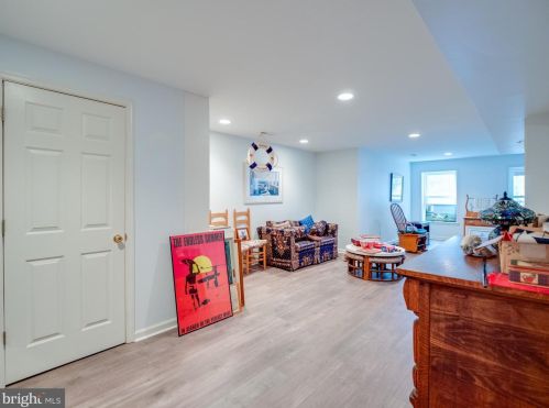 12336 Cliveden St, Herndon, VA 20170-2519