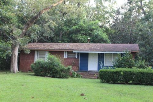 123 Proctor St, Pelham, GA 31779-1949