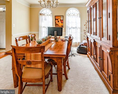 7125 Ayers Mdw Ln, Springfield VA  22150-4915 exterior