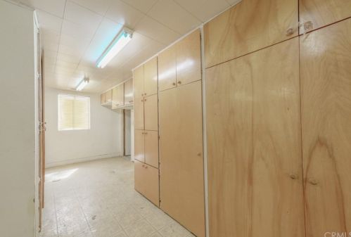 5985 Kitty Hawk Dr, Riverside CA  92504-1445 exterior