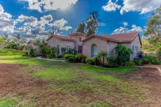 26246 Crescendo Dr, Escondido, CA 92026-8508