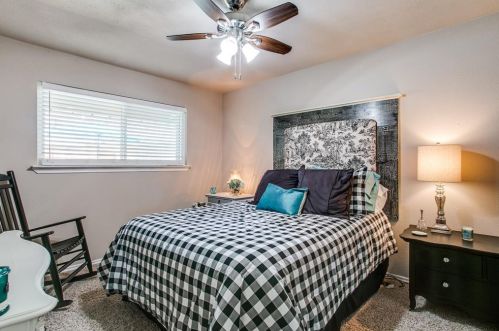 2239 Woodcreek, Carrollton TX 75006-1911 exterior