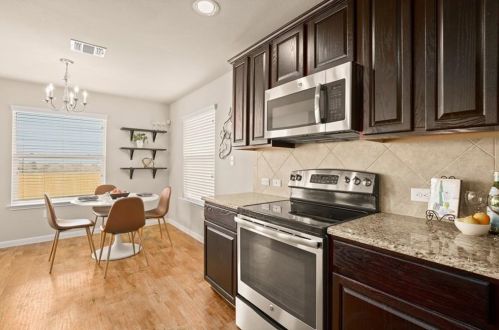 12402 Walter Vaughn Dr, Webberville TX 78653-4687 exterior