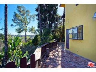 374 Mavis Dr, Los Angeles CA  90065-5014 exterior