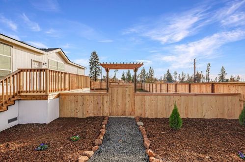 5826 Black Olive Dr, Paradise CA 95969-4900 exterior