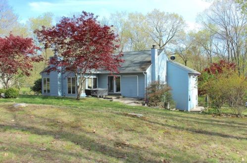 20 Esthers Lane Ext, Morris, CT 06763-1424