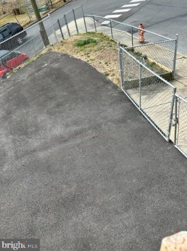 463 Juniata St, Lancaster PA  17602-4445 exterior