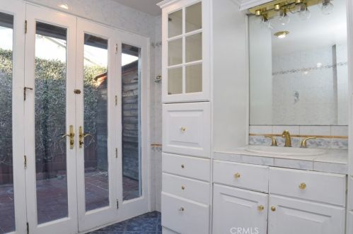 915 Hilda St, Anaheim CA  92806-4844 exterior