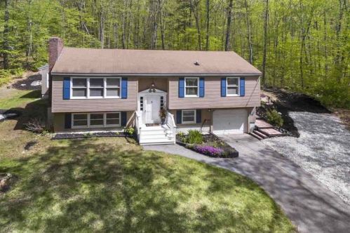 96 Wash Pond Rd, Hampstead, NH 03841-2108