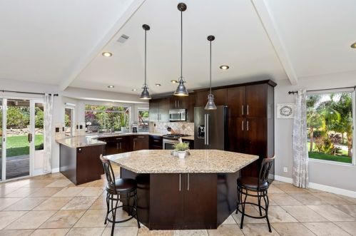 17368 Owl Tree Rd, Riverside CA  92504-9529 exterior