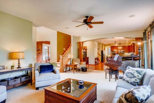 10562 Hawthorn Trl, Saint Paul, MN 55129-8769