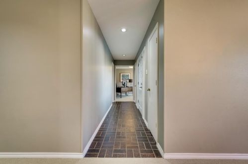 9672 Atherton Dr, Dallas TX  75243-6135 exterior