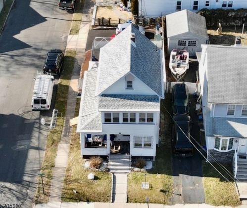 25 Woodland Ave, Nutley, NJ 07110-2641