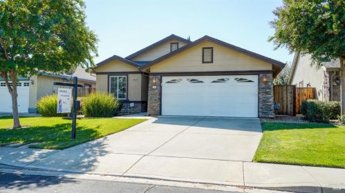 242 Town Center Way, Vacaville, CA 95687-3478