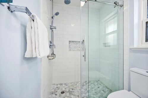 391 Maureen Ln, Concord CA  94523-2136 exterior