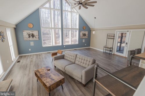 49 Pileated Woodpecker Ln, Hedgesville WV  25427-5384 exterior